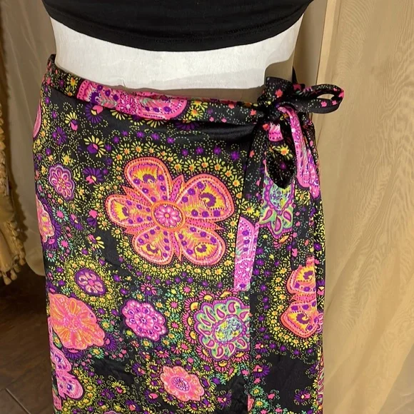 Long vintage psychedelic wrap around skirt - Picture 3 of 8